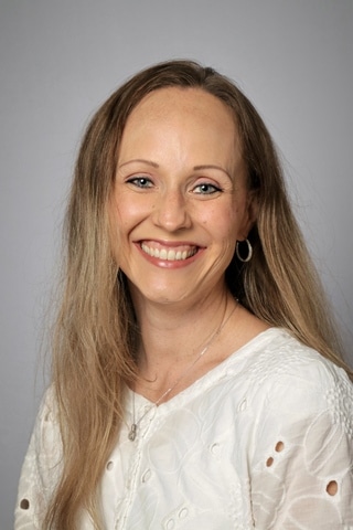 Angela g vagenes 1