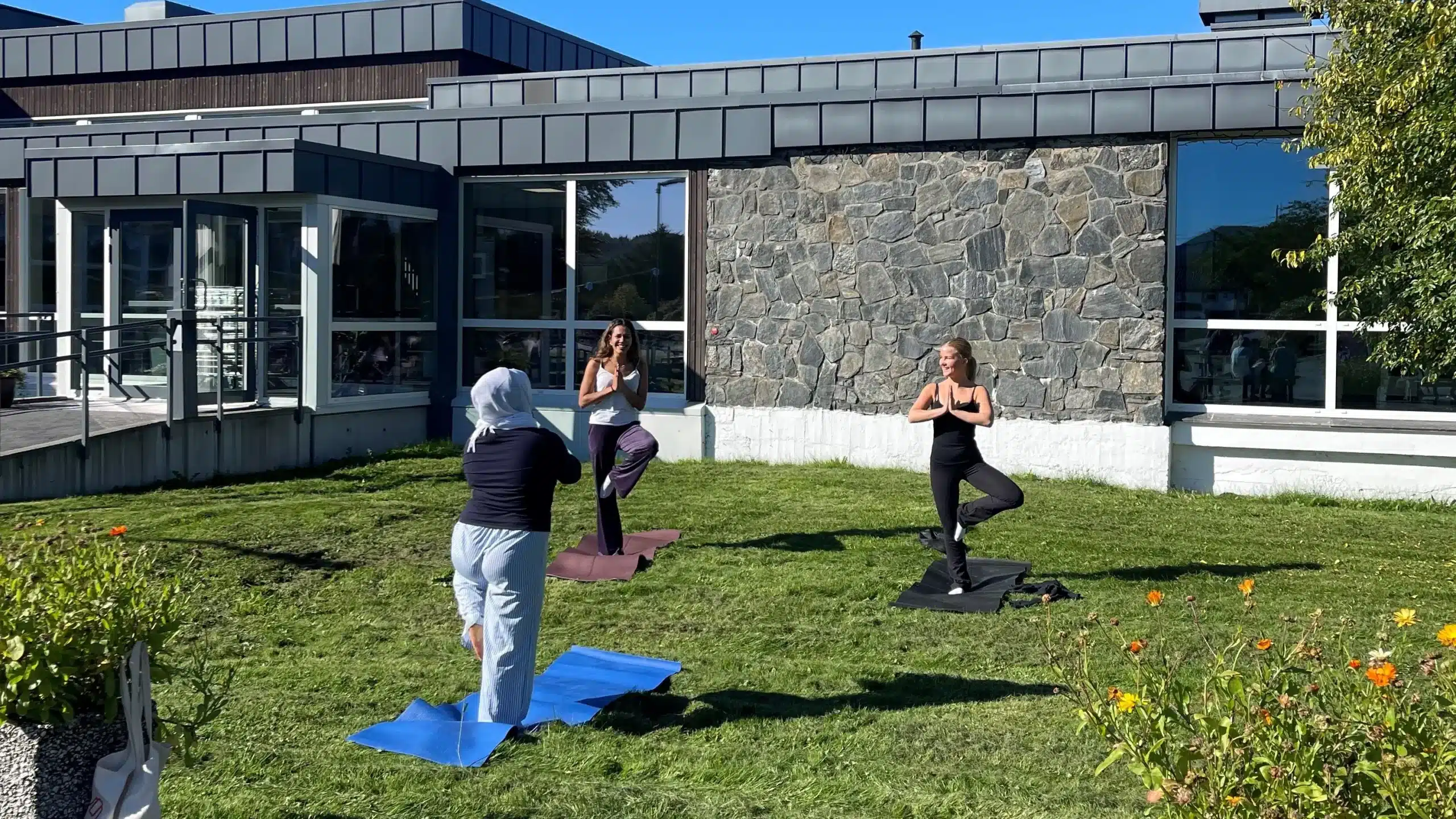 Yoga i hagen